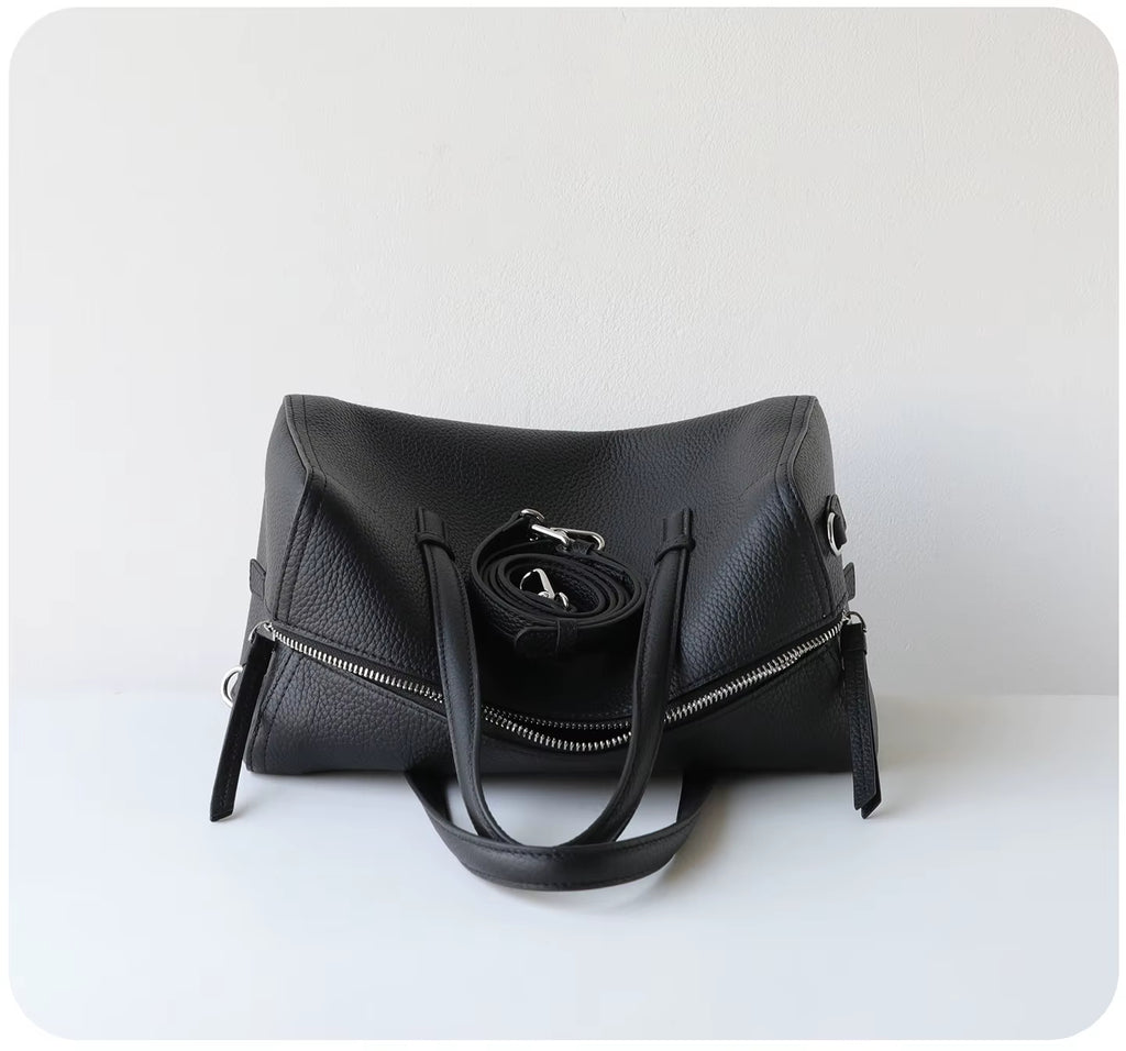 The Minimalist Travel Bag
