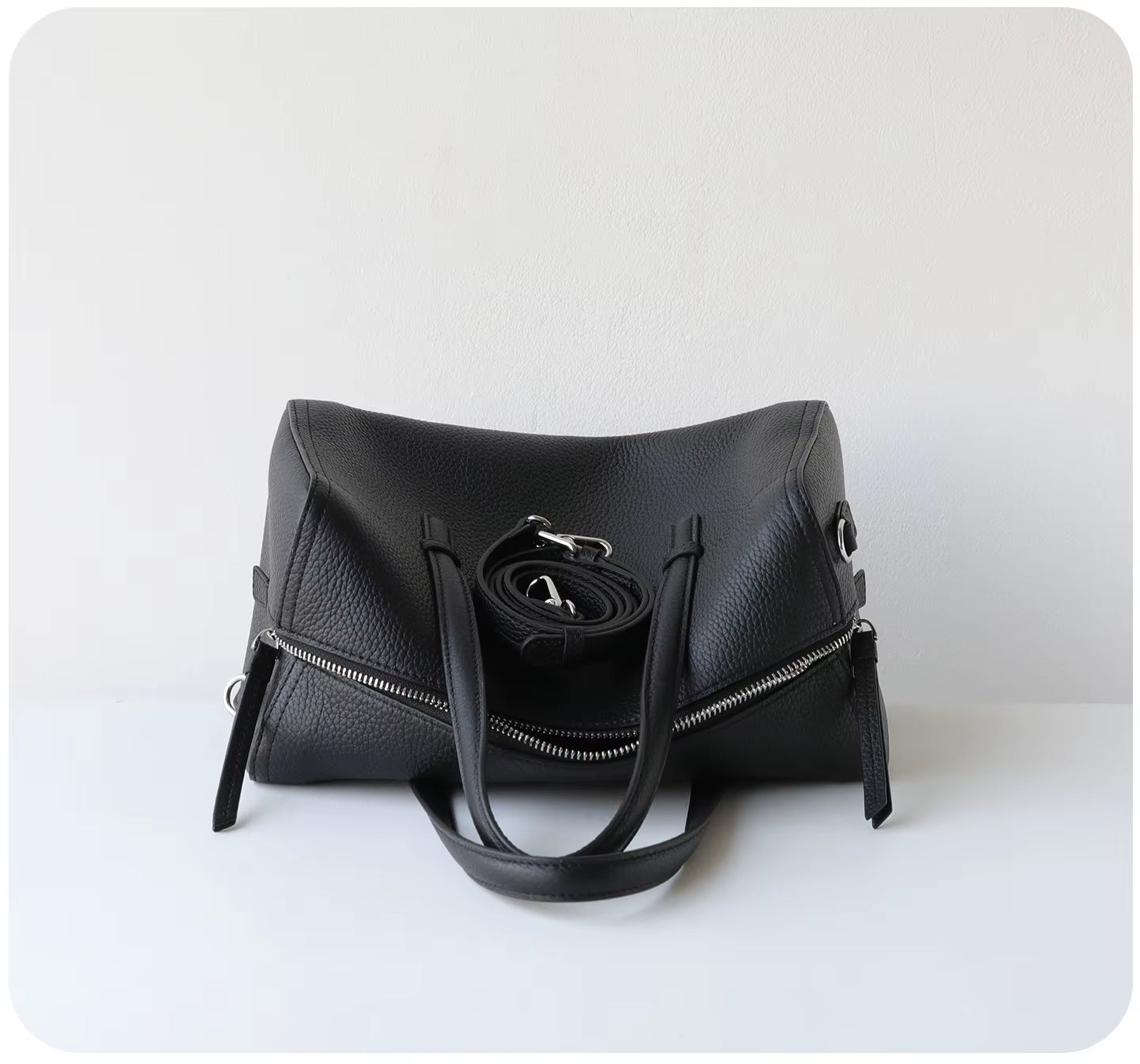 The Minimalist Travel Bag