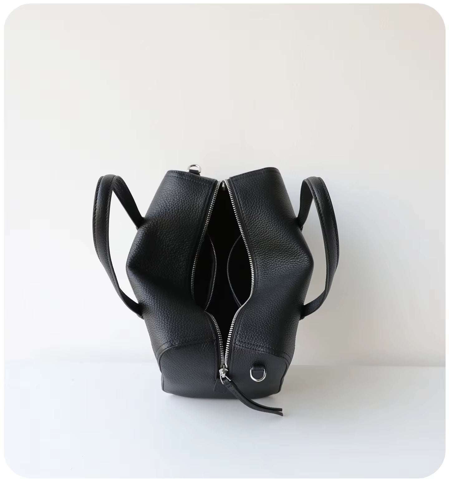 The Minimalist Travel Bag