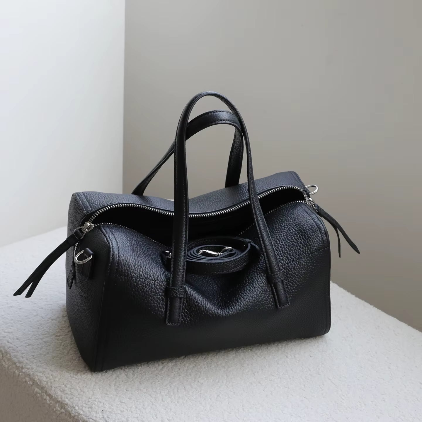 The Minimalist Travel Bag